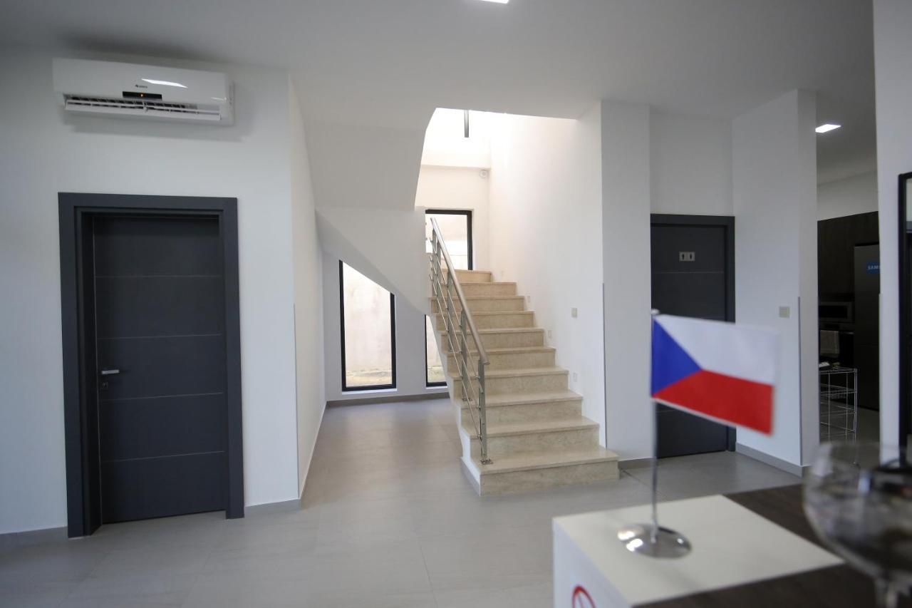 Guest House Prague Sugdidi Exterior foto