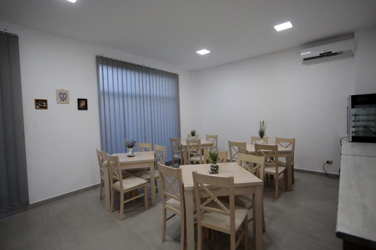 Guest House Prague Sugdidi Exterior foto